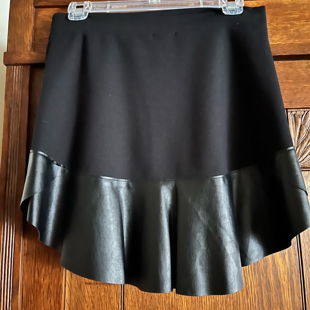 Chelsea Sky Black 🖤 Faux Leather Skirt Sz S